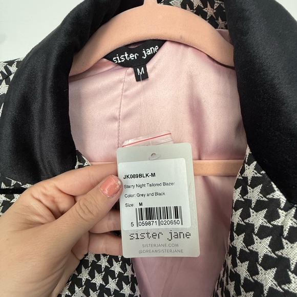 New Women's Black and White Star Patterened Blazer - Picture 5 of 6